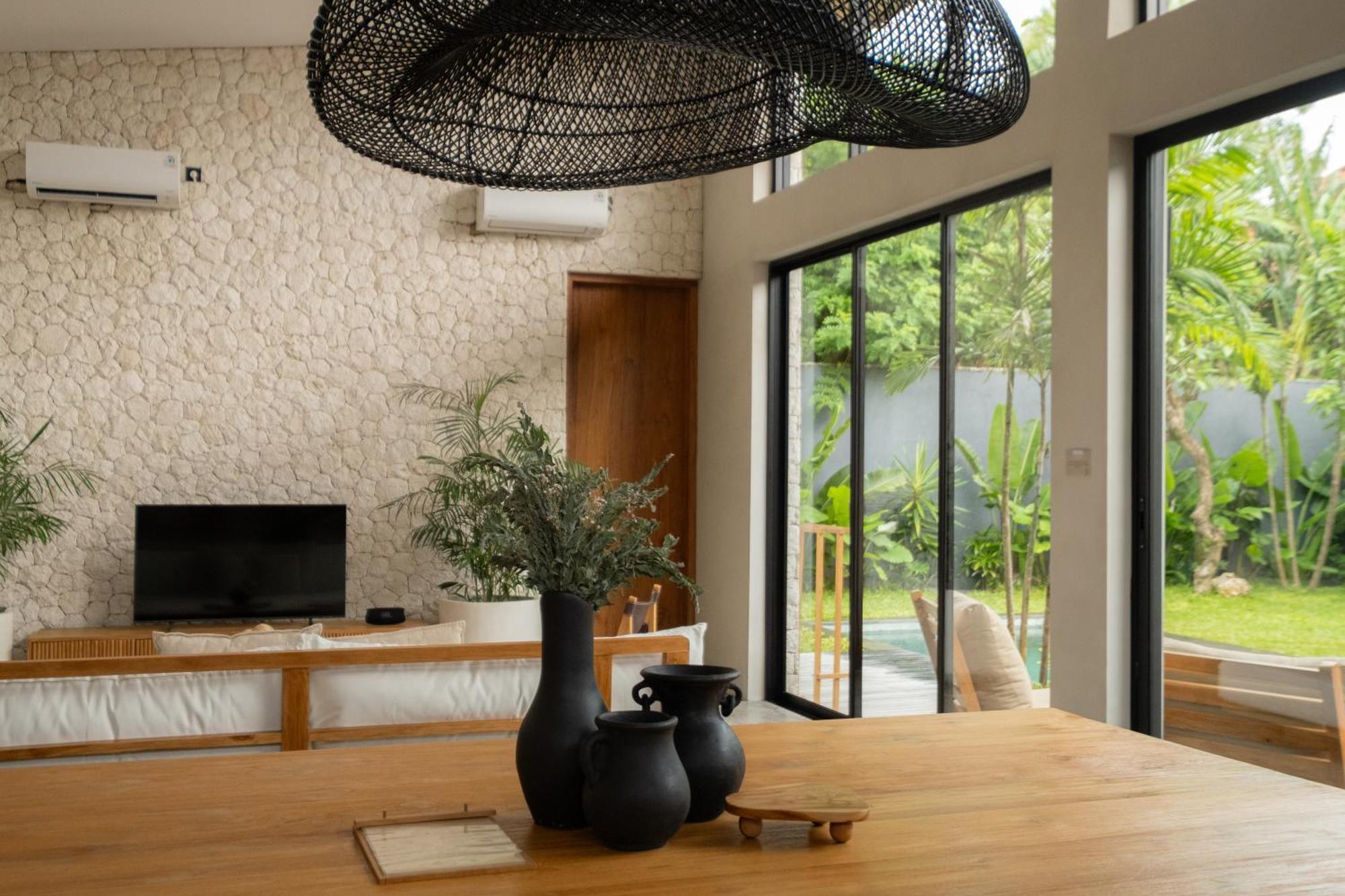 Zara Spacious, Chic And Classy 2 Bedroom 5 Minutes From Cliff Edge Villa