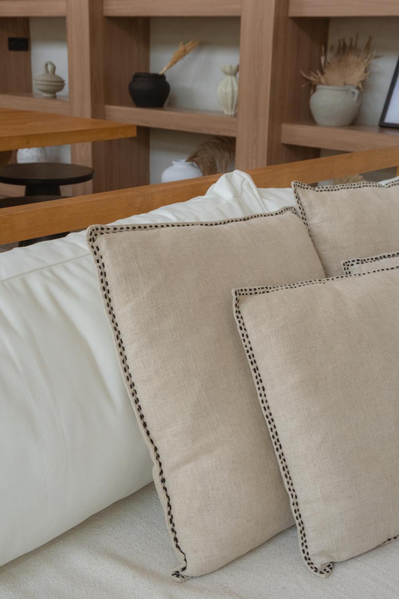 Zara Spacious, Chic And Classy 2 Bedroom 5 Minutes From Cliff Edge *