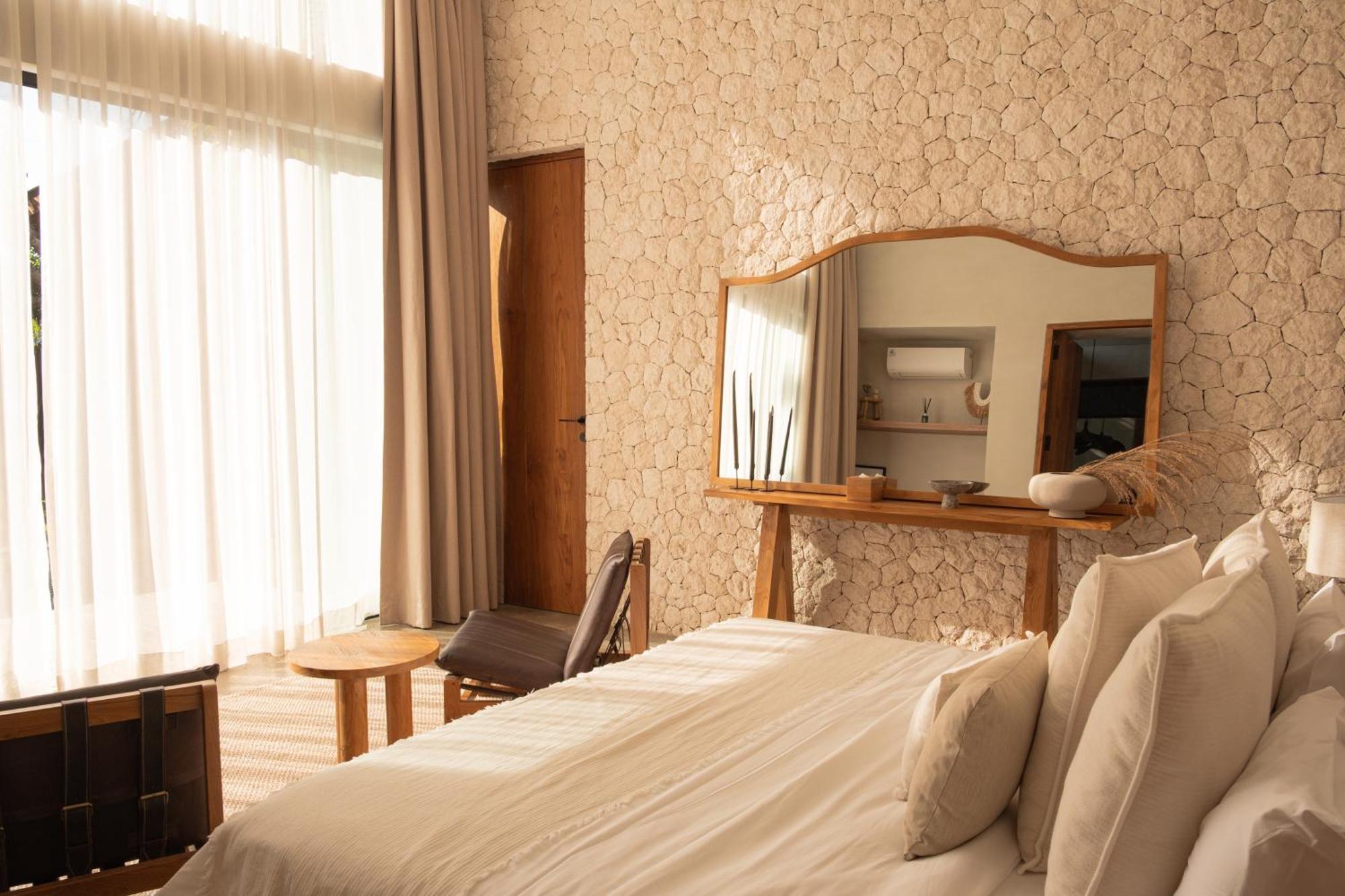 Zara Spacious, Chic And Classy 2 Bedroom 5 Minutes From Cliff Edge Villa Uluwatu