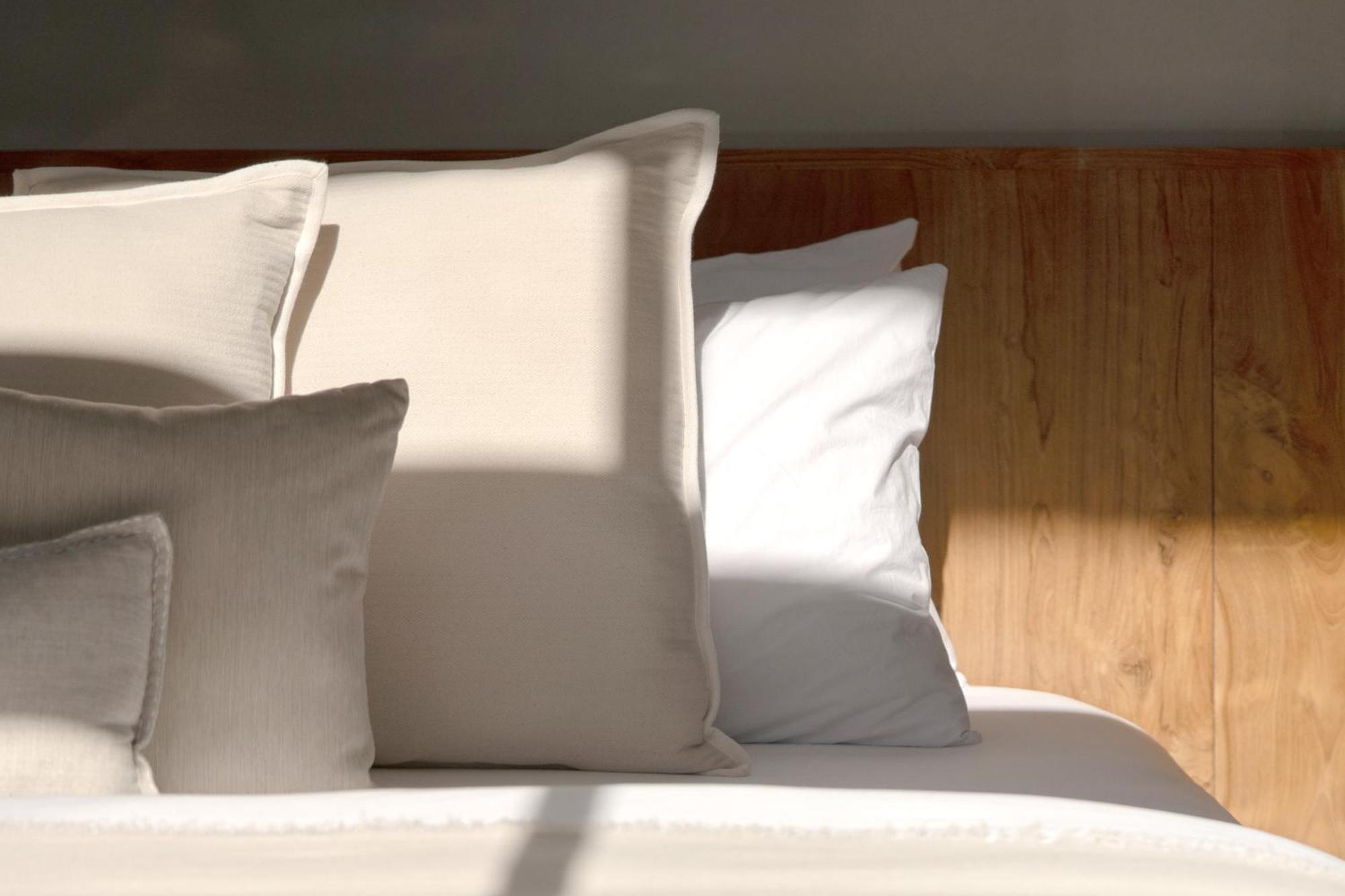 Zara Spacious, Chic And Classy 2 Bedroom 5 Minutes From Cliff Edge Villa *
